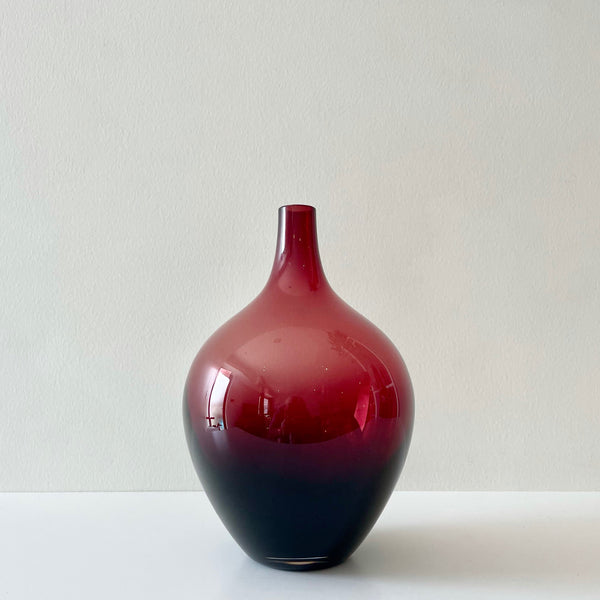ruby salong vase
